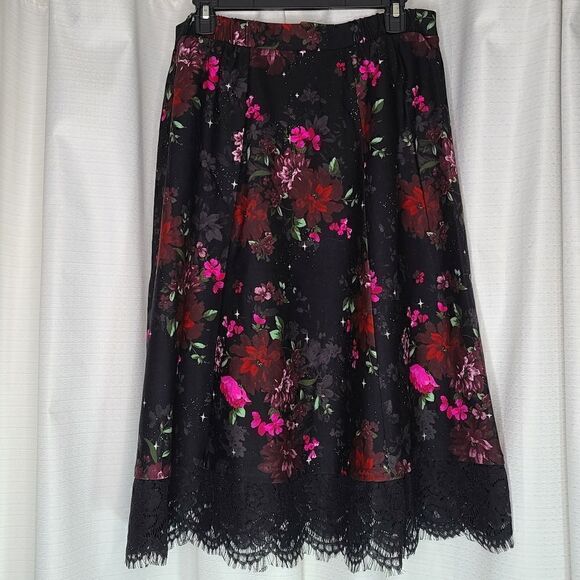 0X 12W Large Torrid Ponte Floral Lace Hem Skirt - Picture 12 of 12